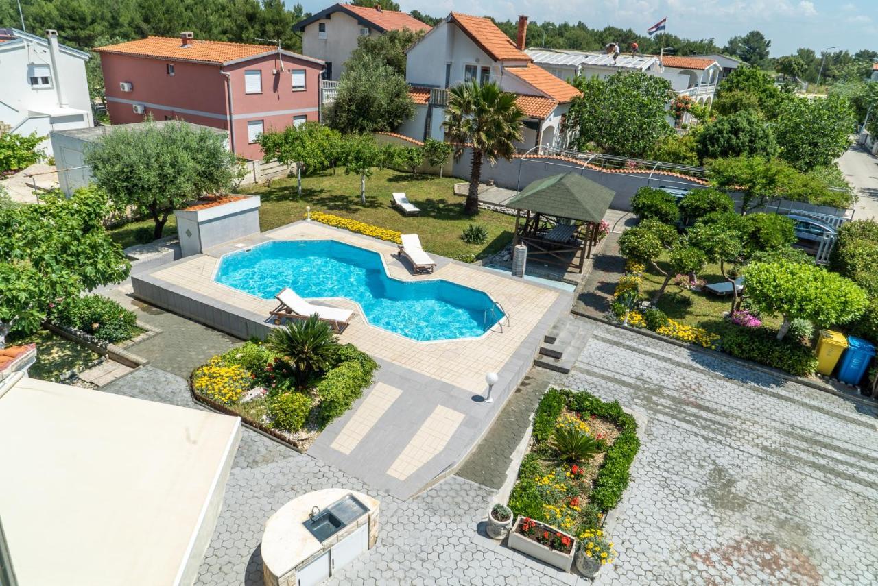 Villa Lulic Вир Экстерьер фото